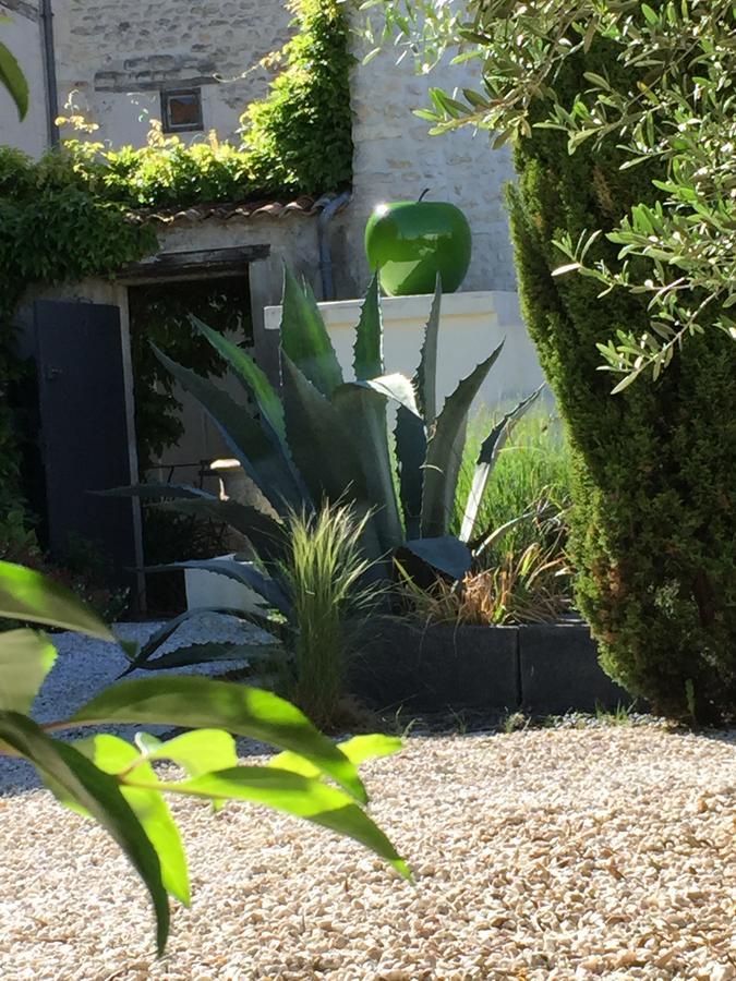 La Maison Du Baloir Thairé Exteriör bild