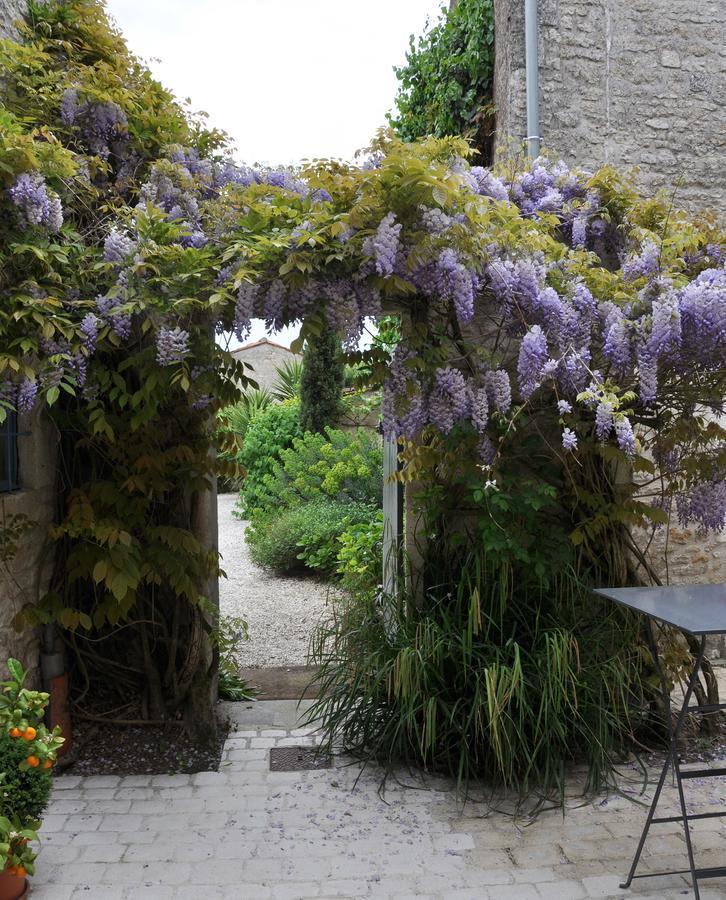 La Maison Du Baloir Thairé Exteriör bild