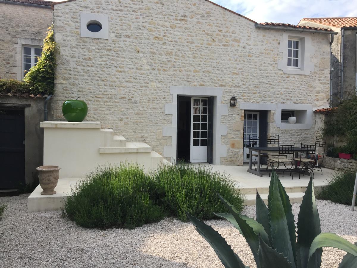 La Maison Du Baloir Thairé Exteriör bild